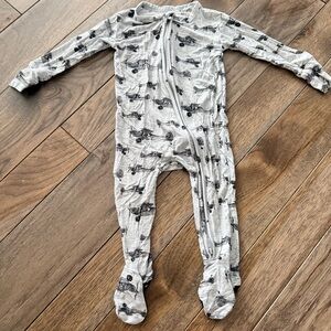 Posh Peanut Logan footie